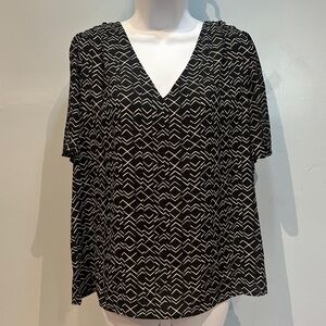 Nordstrom Rack Black and Cream Patterned Blouse Medium